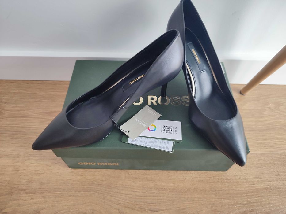 Обувки с ток Gino rossi
