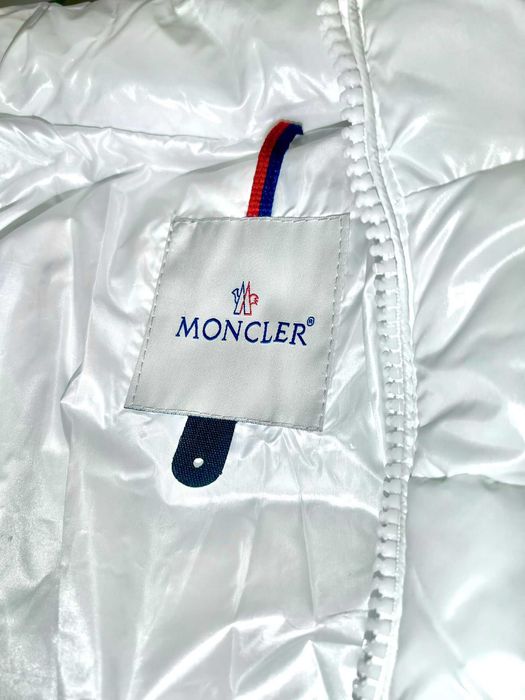 Geaca shiny calduroasa Moncler Maya alba - lucioasa down jacket cu puf