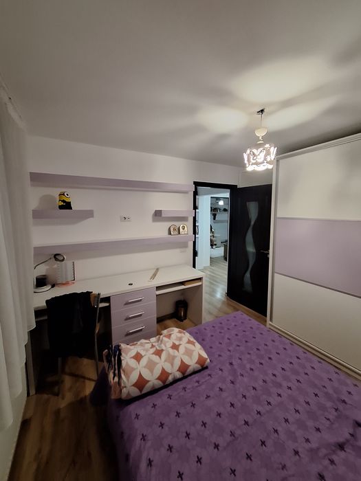 Se inchiriaza apartament cu 3 camere