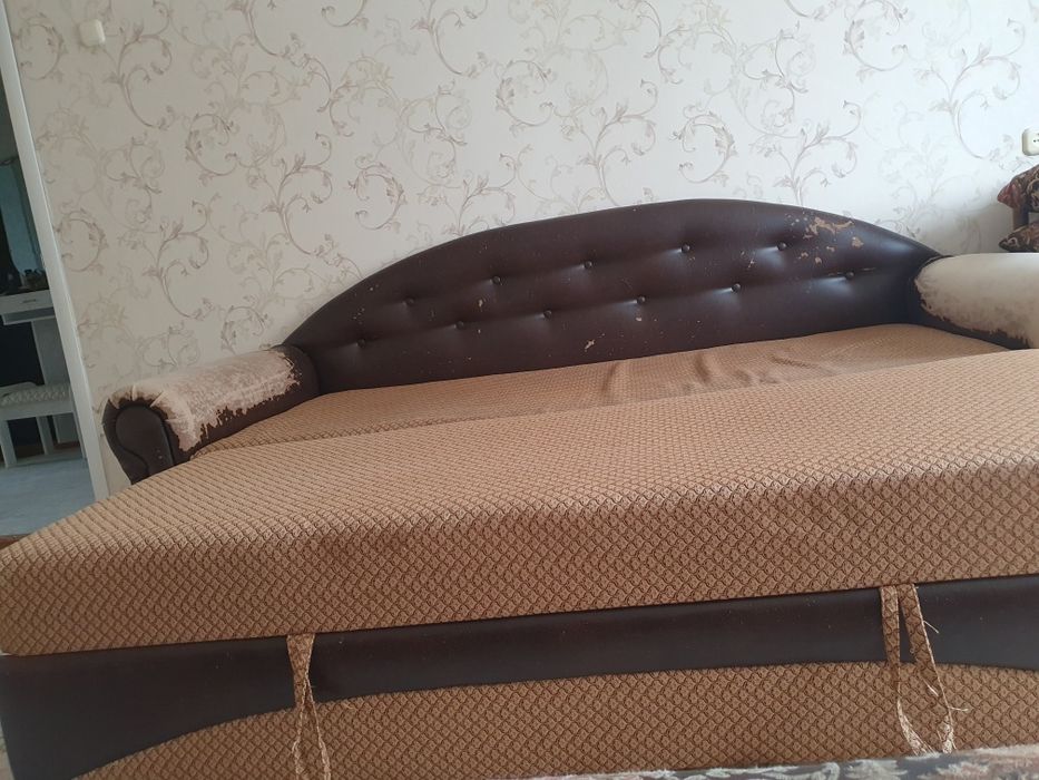 Продам диван б/у для перетяжки