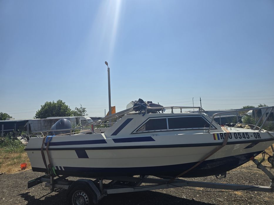 Vând ansamblu barca, motor, peridoc