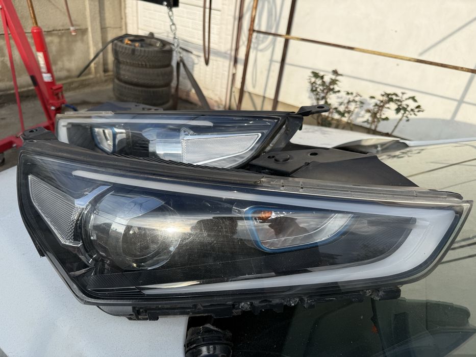 Farurii Hyundai ioniq masina este intreaga