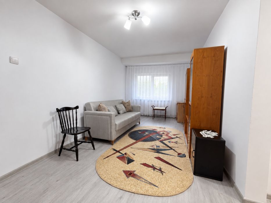 Apartament 2 camere, renovat recent, de închiriat în Micro 40
