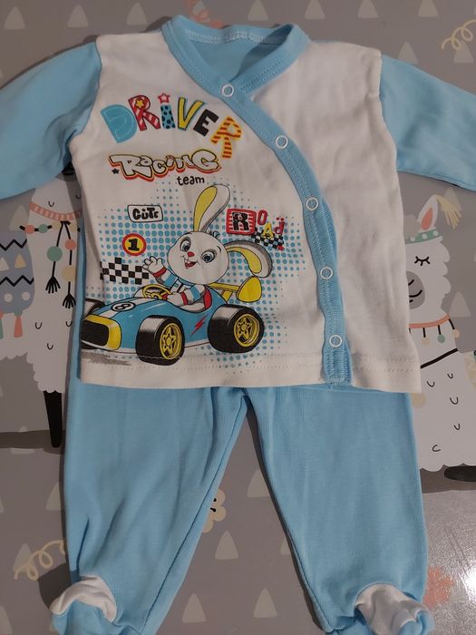 Бебешки дрехи обличани по веднъж