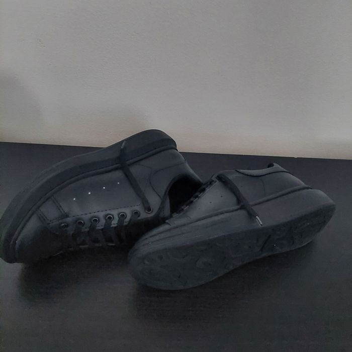 Adidași tip Mcqueen