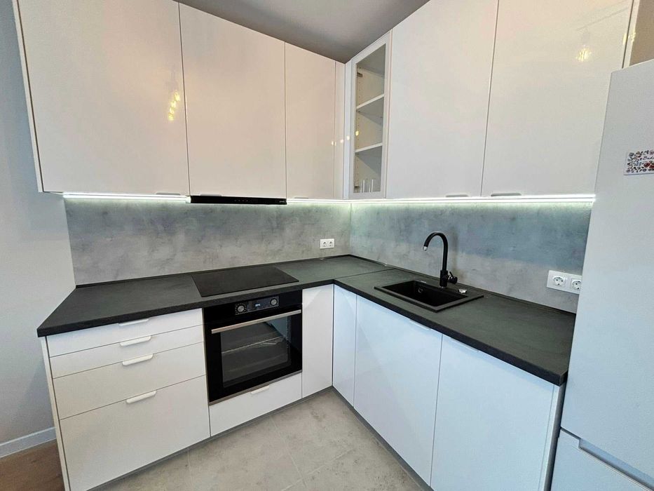 Дава се под наем Двустаен апартамент в София, Зона Б-18 - 65 кв.м за 548.25 € - Снимка #1