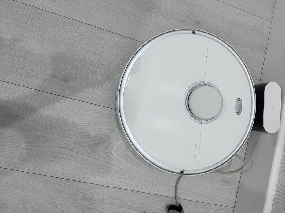 Пылесос робот Roborock S5 в отличном состоянии