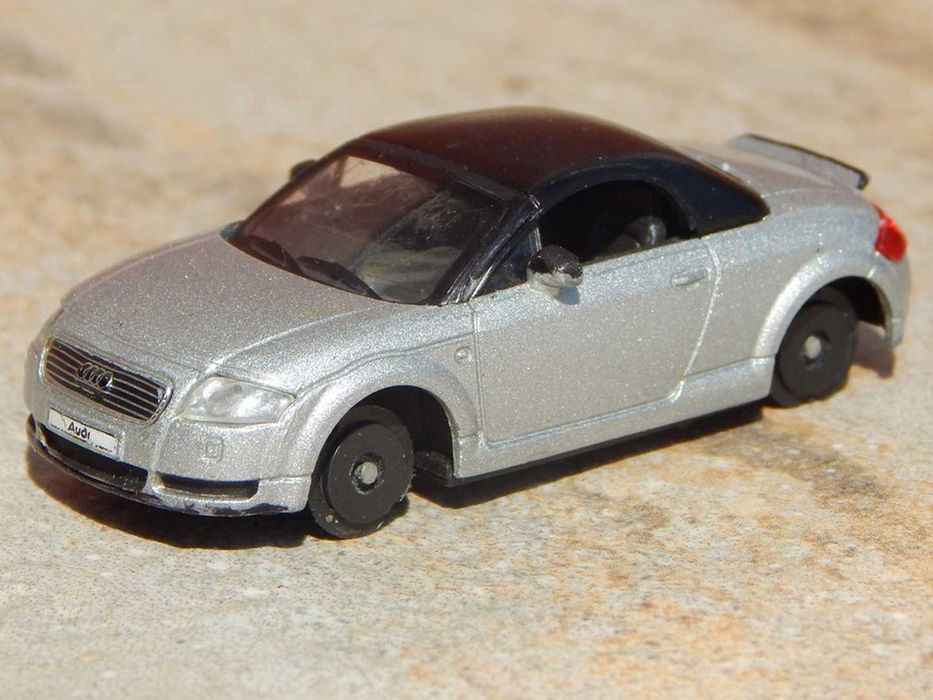 Macheta Audi TT Cabriolet I (8N) Hongwell 1:72 lipsa pneuri