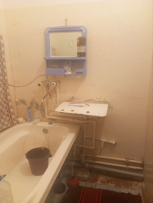 3 хоналик 4 Чи этаж Шарк 1 панельный дом ремонт слабый 
Угловой ветрен