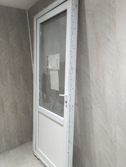 Продается ПВХ двер б/у