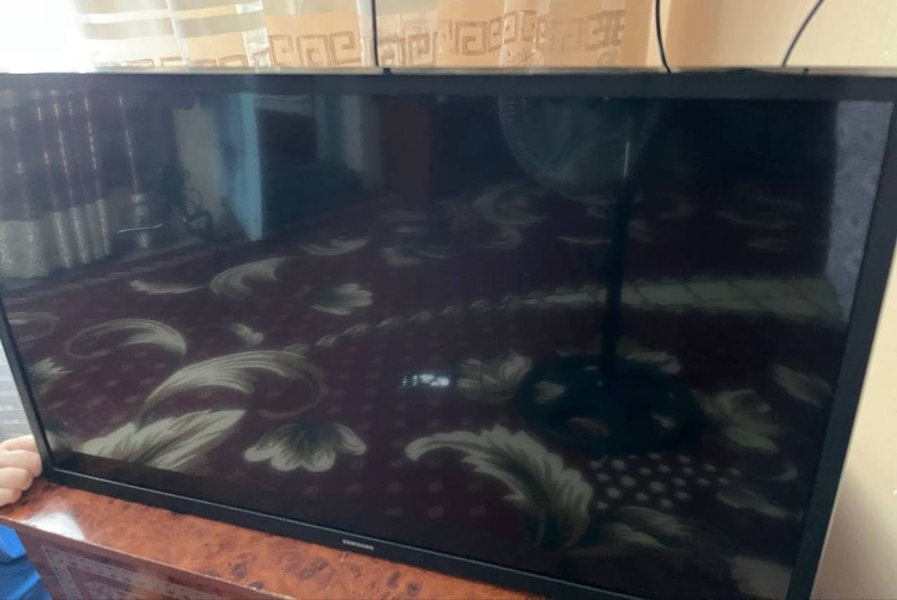 Televizor sotiladi Samsung 32 
Holati: ovozi ishlaydi, le