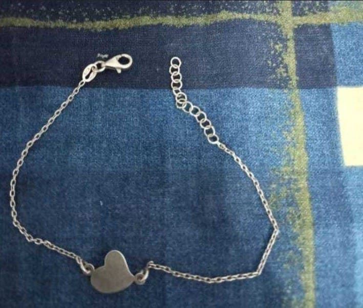Brățară de argint cu inimioară. Transport 5 lei