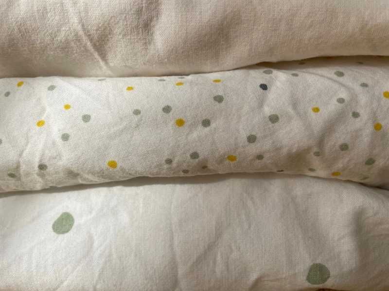 Set Ikea cearşaf cu elastic pentru pătuţ + protecție saltea, 60x120