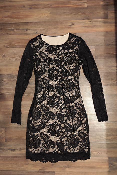 Нова дантелена рокля