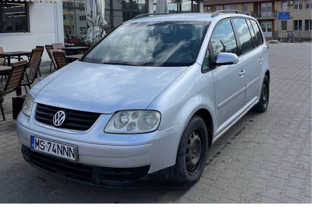 Vând VW Touran din 2005