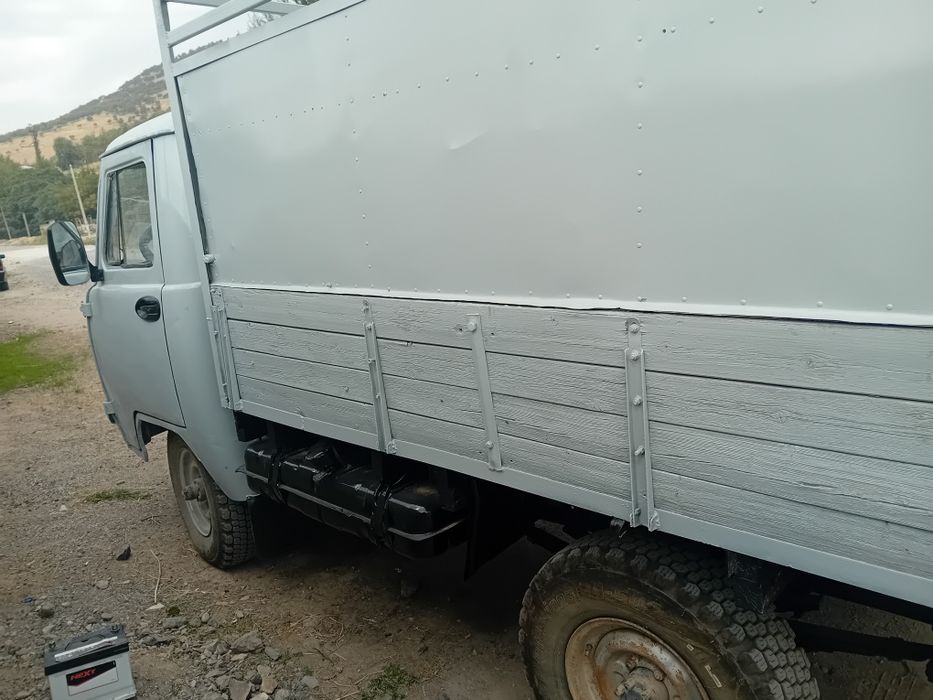 Uaz bartavoy sotiladi