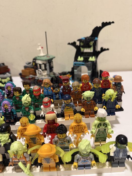 Lego Hidden Side Minifigures 250€ за всичко
