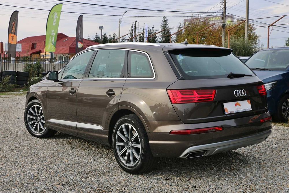 AUDI Q7 7 Locuri Istoric Complet AUDI Service Rate Auto Fara Avans