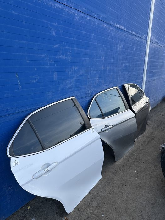 Дверь на Toyota Camry XV70-75