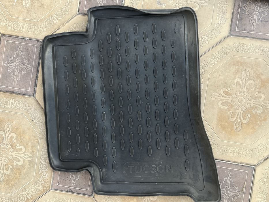 Резина полик для hyundai tucson 2020