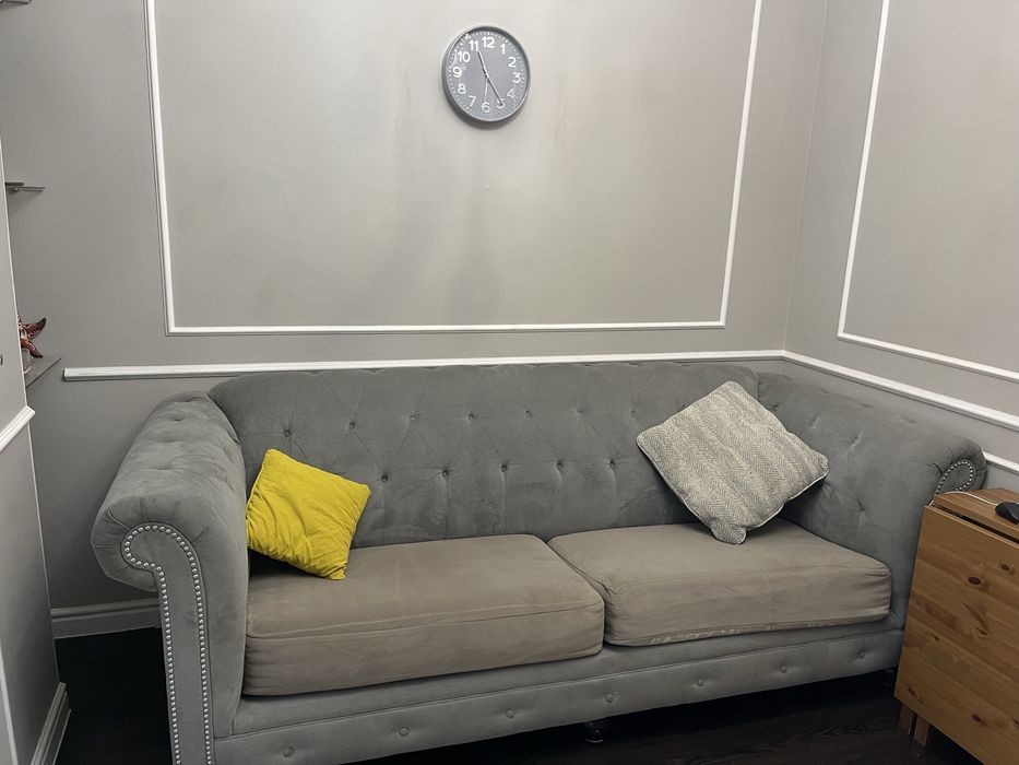 Диван хорошего качества, цена за 2 шт