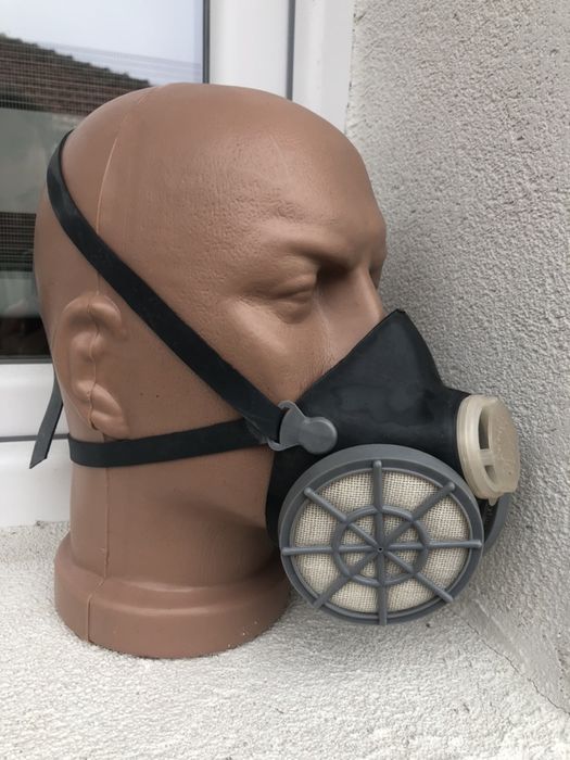 Маски строителство прах само за 8 лв Маска Противогаз в средата 25 лв