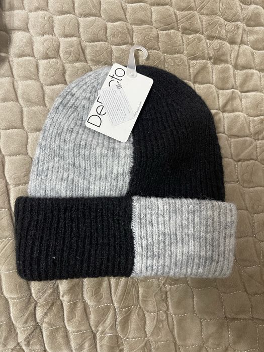 Новая шапка трецкой финмы цена 2500