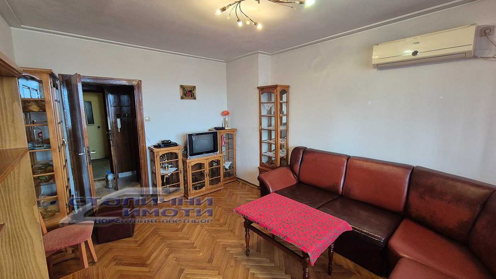 Дава се под наем Двустаен апартамент в София, Център - 52 кв.м за 561 € - Снимка #1