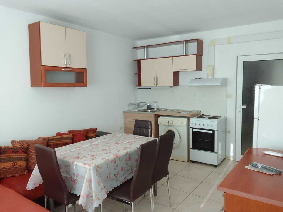 Дава се под наем Тристаен апартамент в Варна, Левски - 75 кв.м за 459 € - Снимка #1