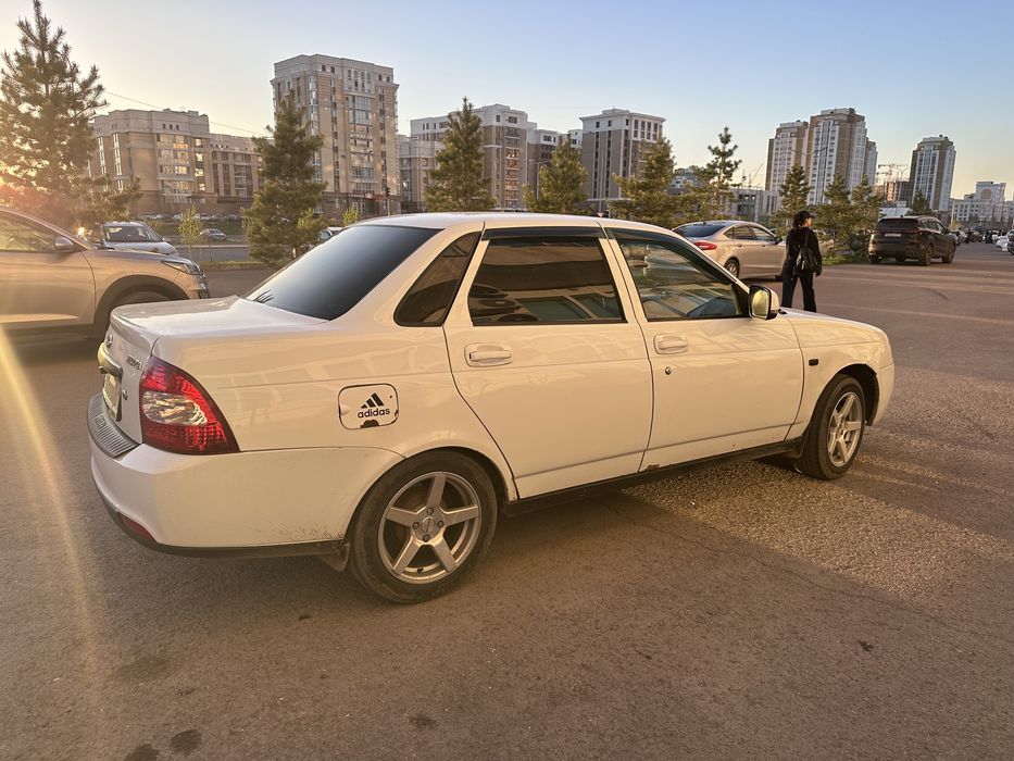 Продам Приору срочно