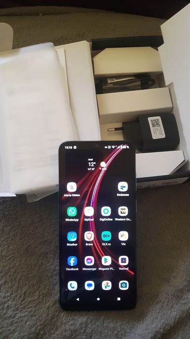 Motorola E22 albastru.