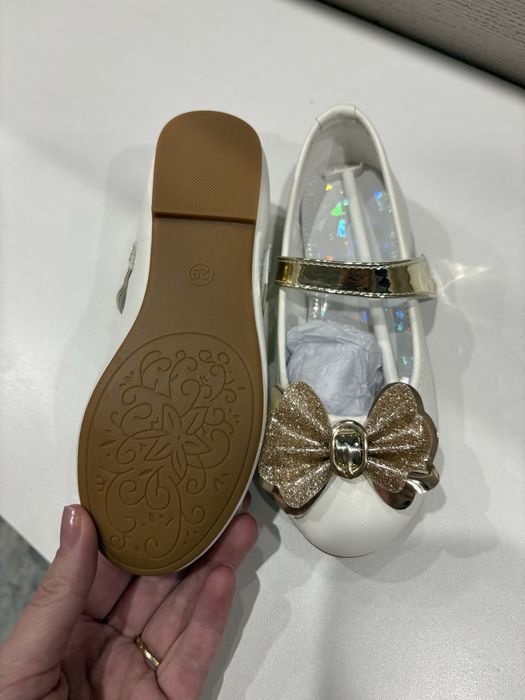 Туфли для девочки  новые