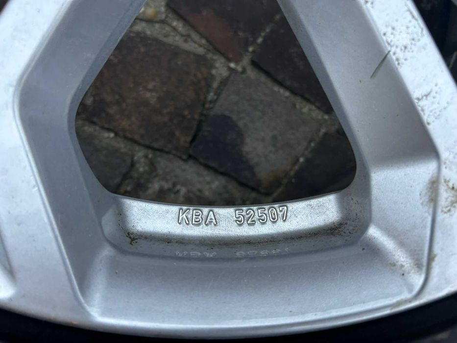 Set 4 jante Dezent + anvelope iarnă Continental R18