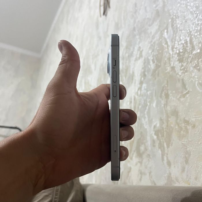 Iphone 15 128гб.