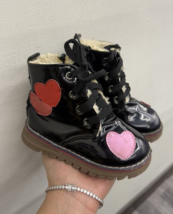 Сапожки на девочку с 22-26 размер