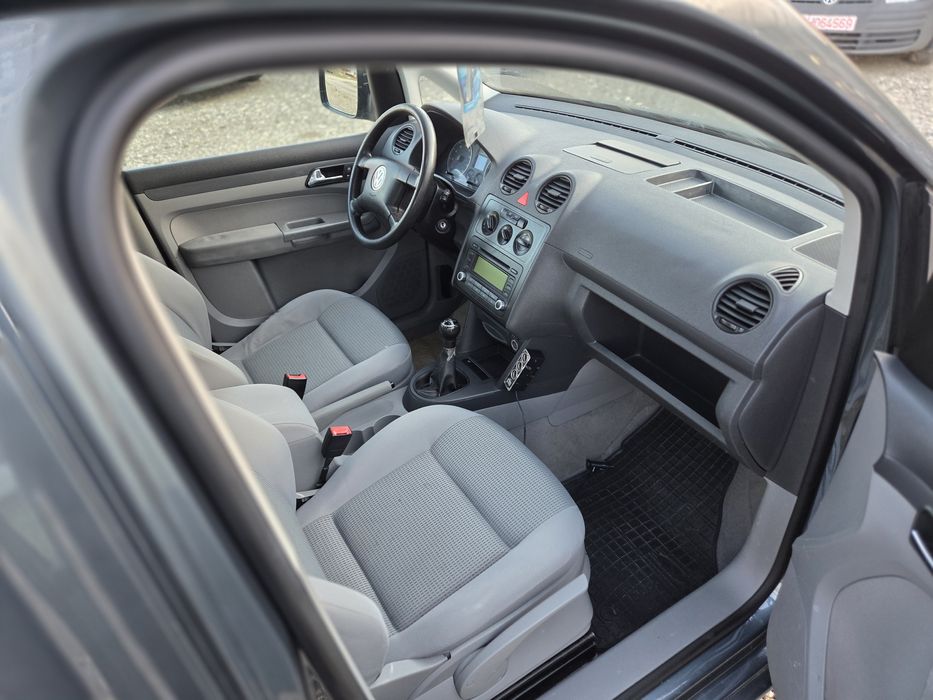 VW Caddy Life 7 locuri