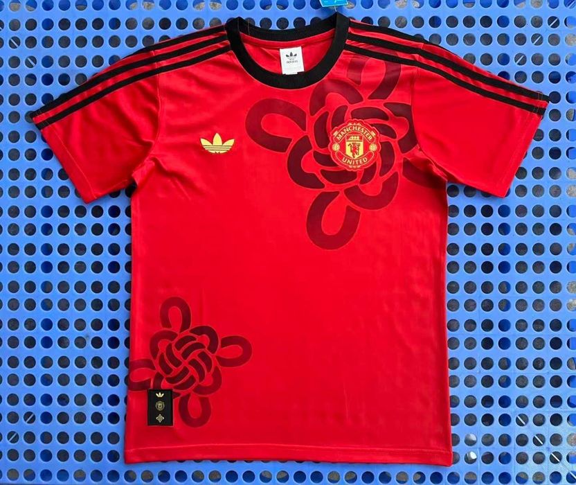 Футболни тениски на Манчестър Юнайтед / Manchester United