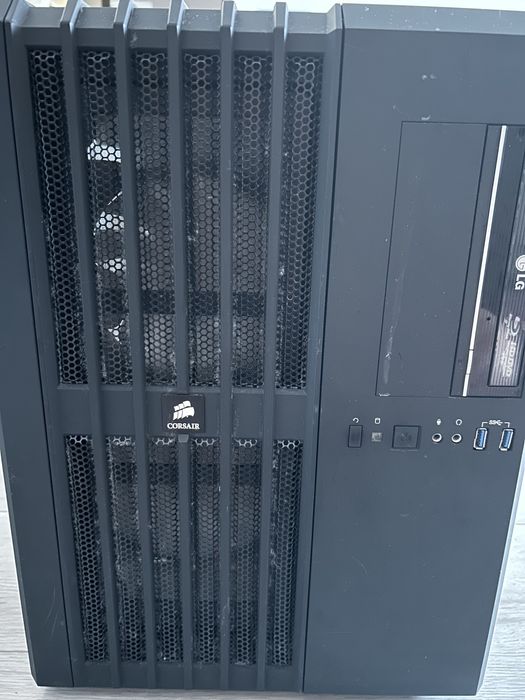 PC Gaming ASUS ROG Strix – i7-8700K / RX 5700 XT 8GB / 16GB RAM