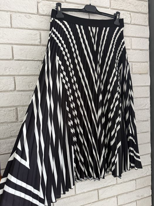 H&M пола плисе размер М