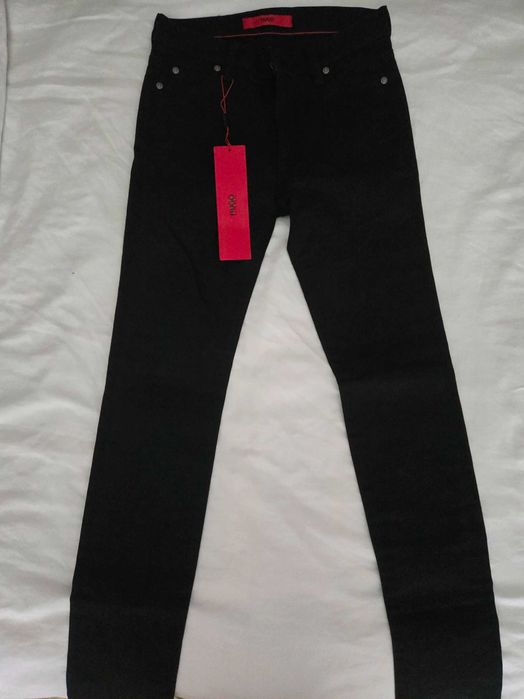 HUGO Skinny Fit Дънки в Черен Деним