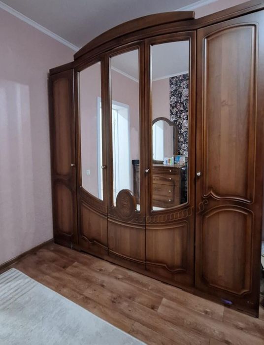 Продам спальный гарнитур