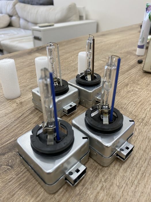 Ксенон баласт Hella + 4 бр. Ксенонови крушки