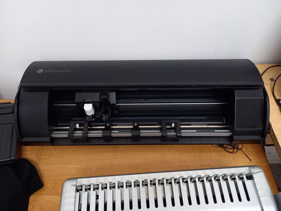 Silhouette Cameo 5 плоттер

Silhouette Cameo 5 п
