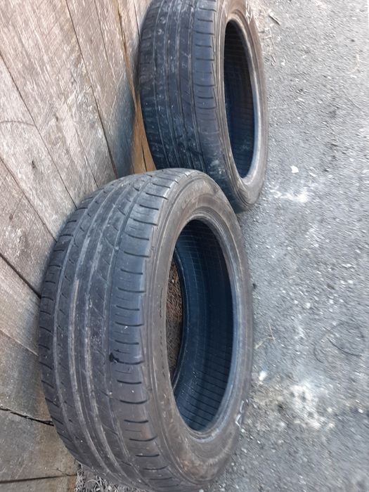 Vând 2 cauciucuri 215/55   R18
