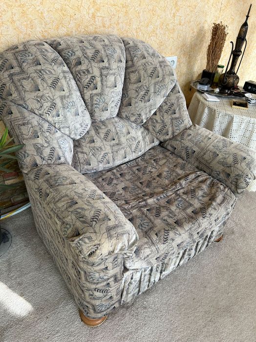 Диван и два кресла