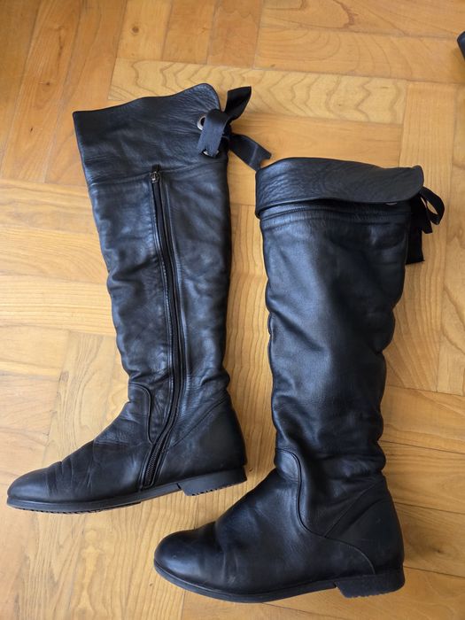 Ботуши от естествена кожа отвън и естествена вълна вътре/ номер 39