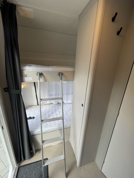 Rulota Lmc Sassino 470k/ 6 persoane/ noua/ premium/ 12 ani