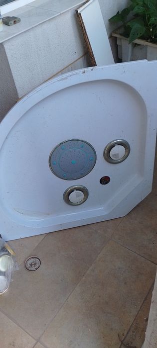 Продавам ламинат и душ кабина