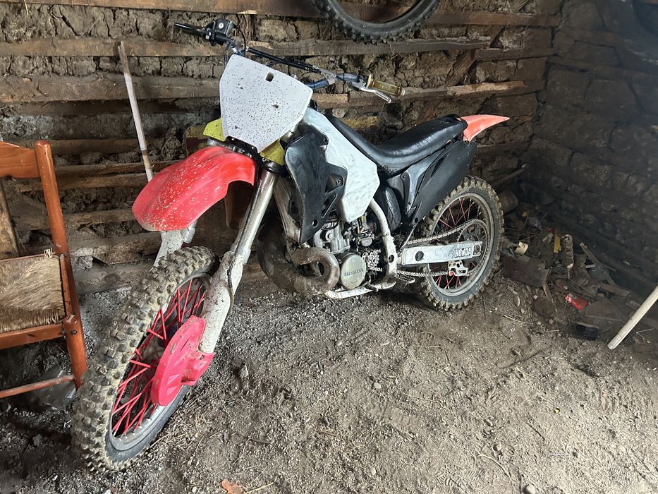 Se vinde honda cr 250 2 t