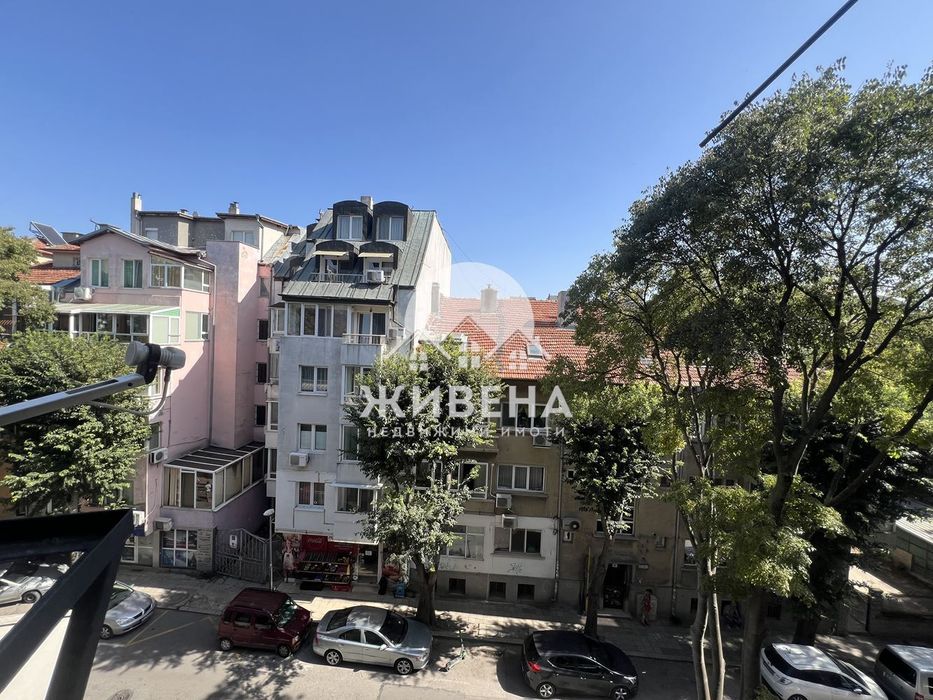 Продава се Двустаен апартамент в Варна, Червен площад - 63 кв.м за 2778 €/кв.м - Снимка #1